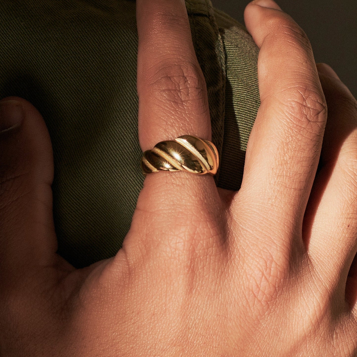 Royal Crossiant Ring | Salty