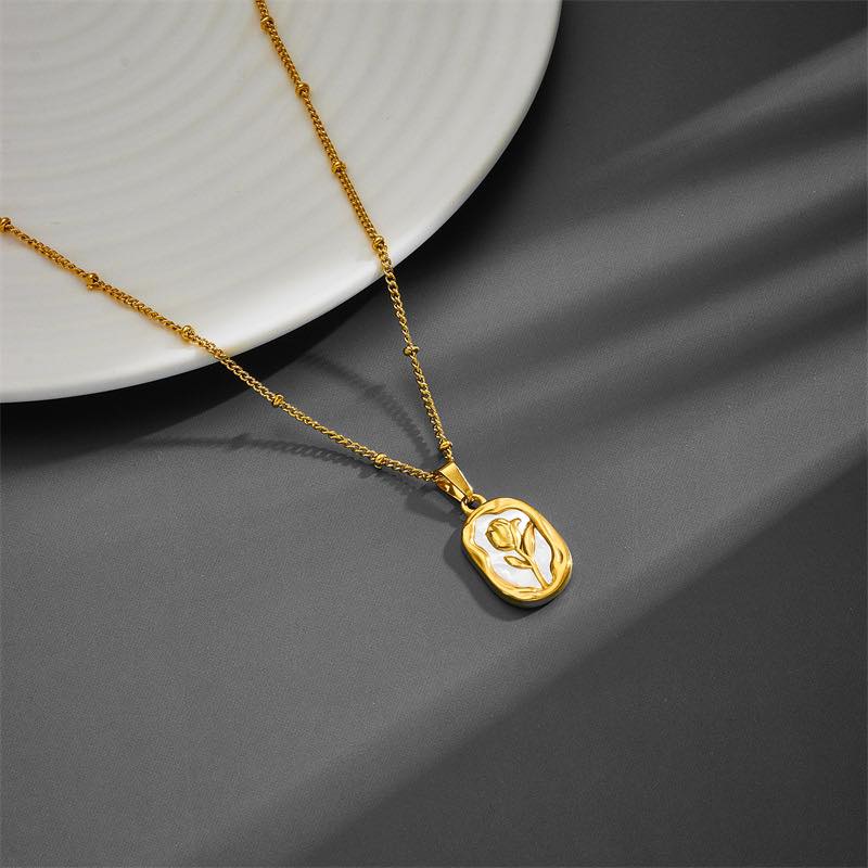 Nostalgic Petal Necklace