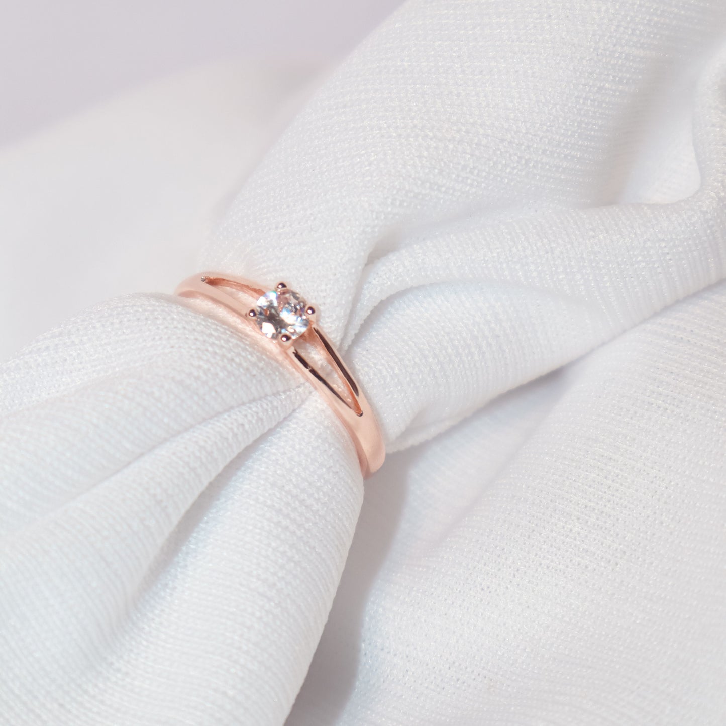 Amour Solitaire Ring