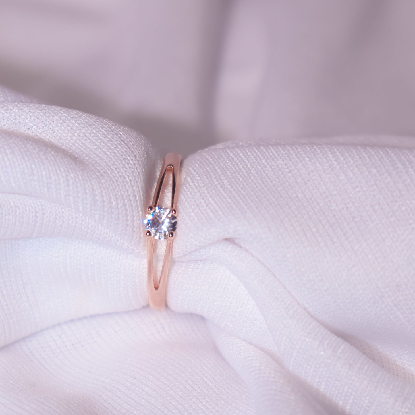 Amour Solitaire Ring