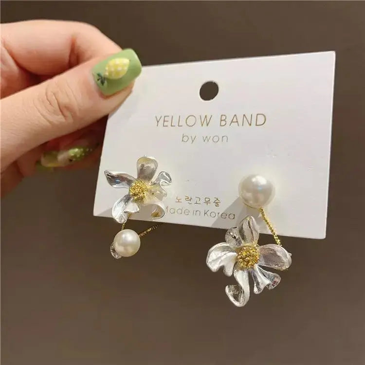 Asymmetric Acrylic Flower Twisted Earrings | Salty