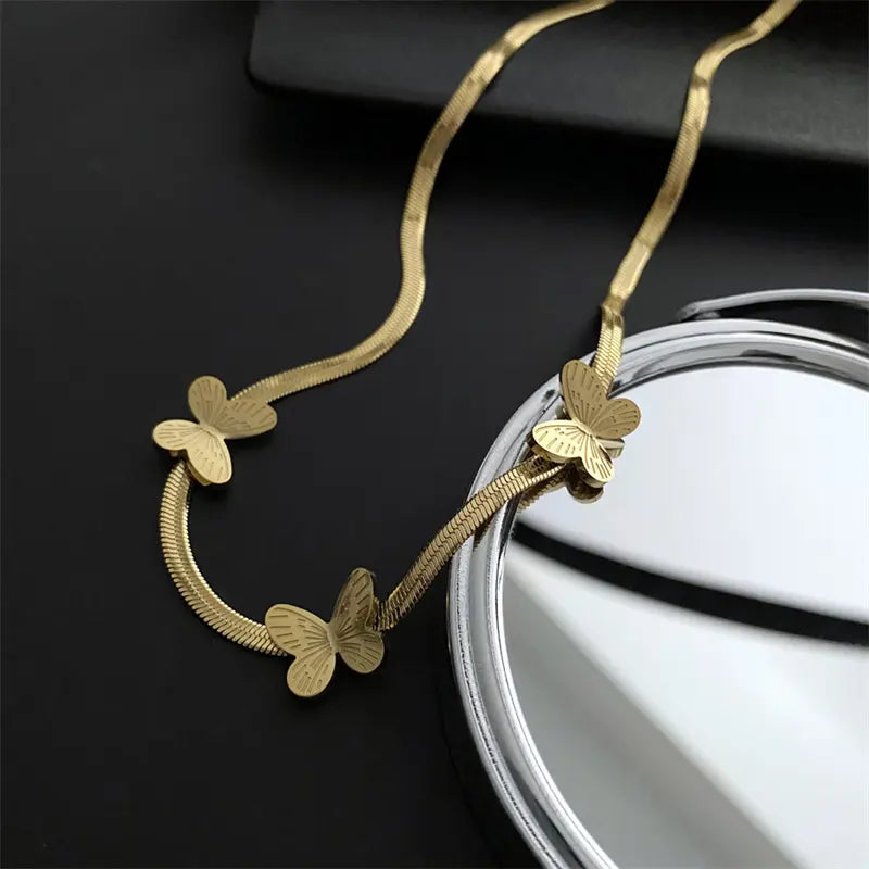 Butterfly's Gaze Choker Salty