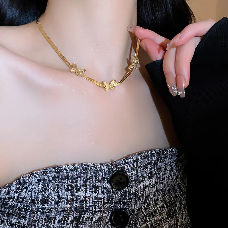 Butterfly's Gaze Choker Salty