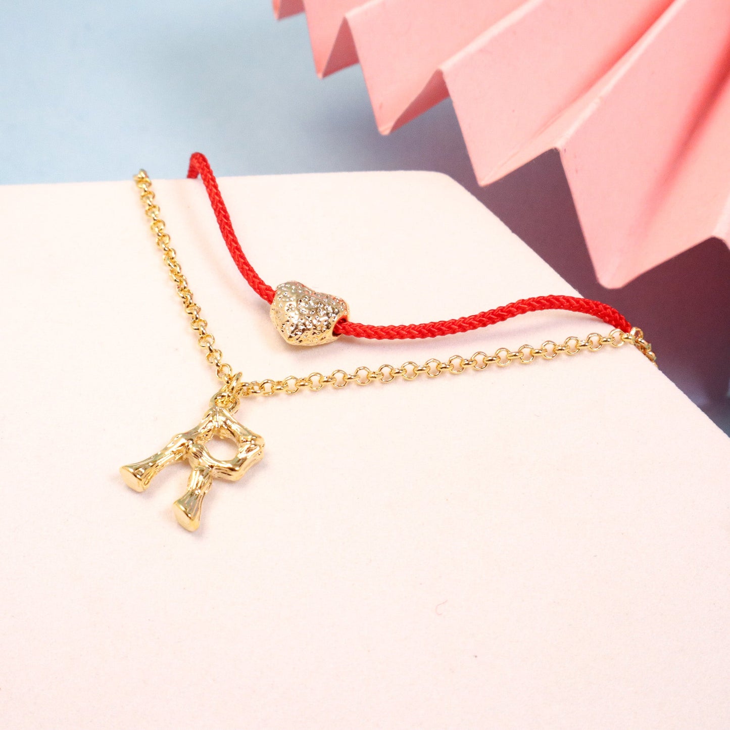 Chic Red Threat "R" bracelet