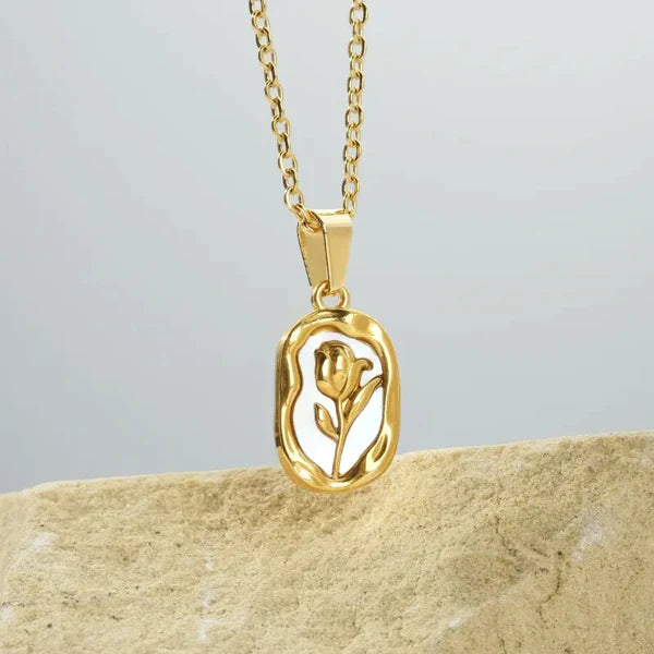 Nostalgic Petal Necklace