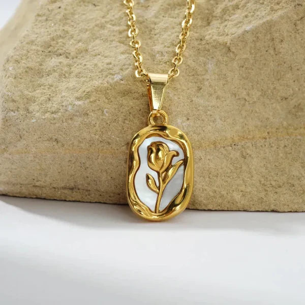 Nostalgic Petal Necklace