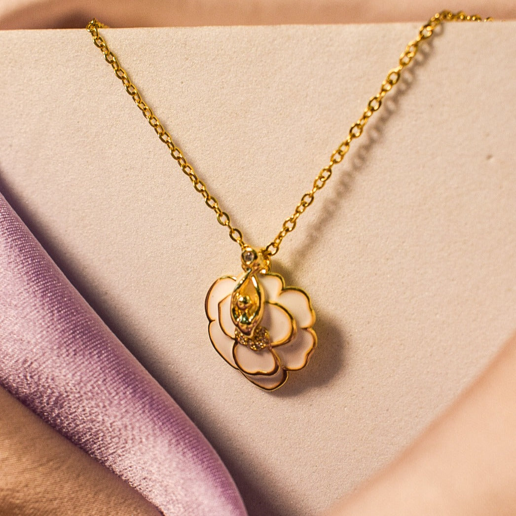 Blooming Petal Pendant - Gold Salty