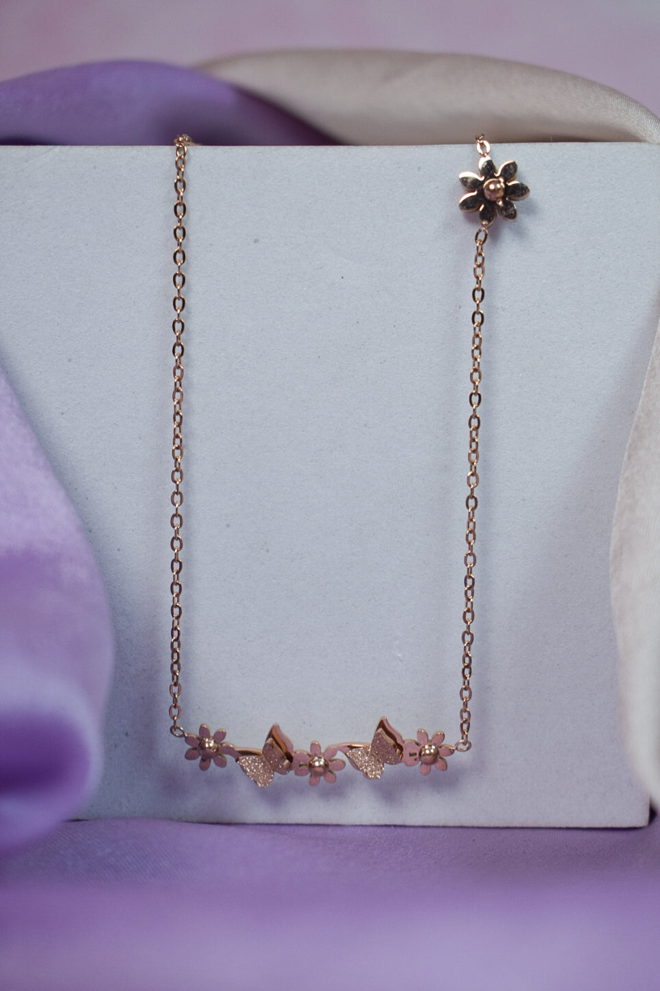 Frivole Golden Necklace Salty