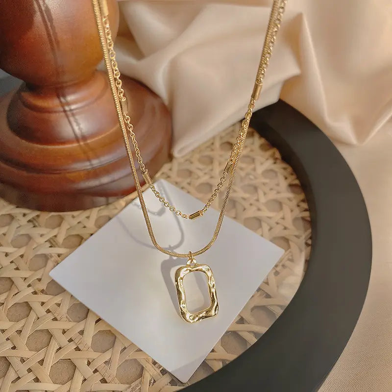 Dazzling Beehive Necklace - Gold Salty