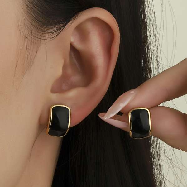Halcyon Gold Earring