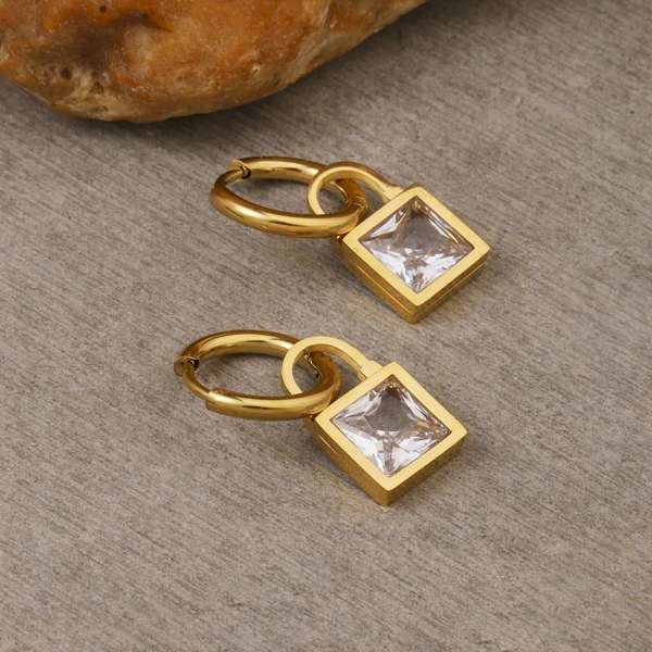 Rhapsodic Gold Earring