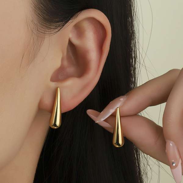 Munifi Gold Earring