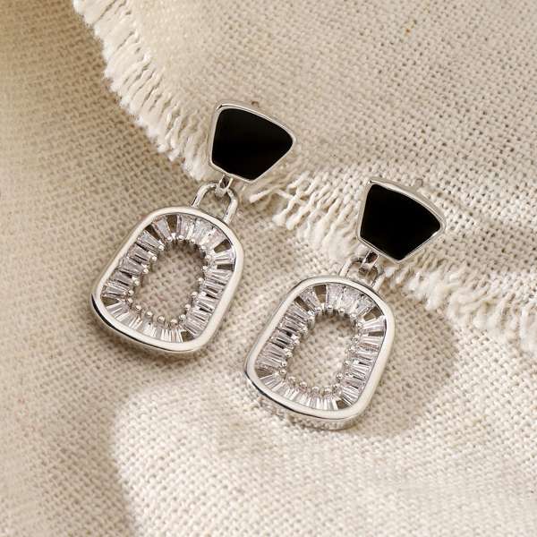 Esra Black Gold Earring