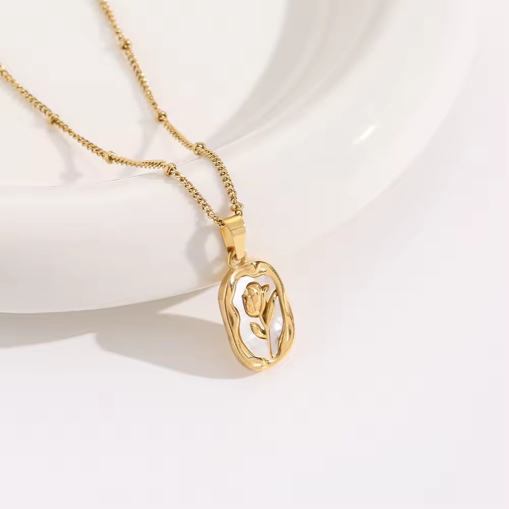 Nostalgic Petal Necklace