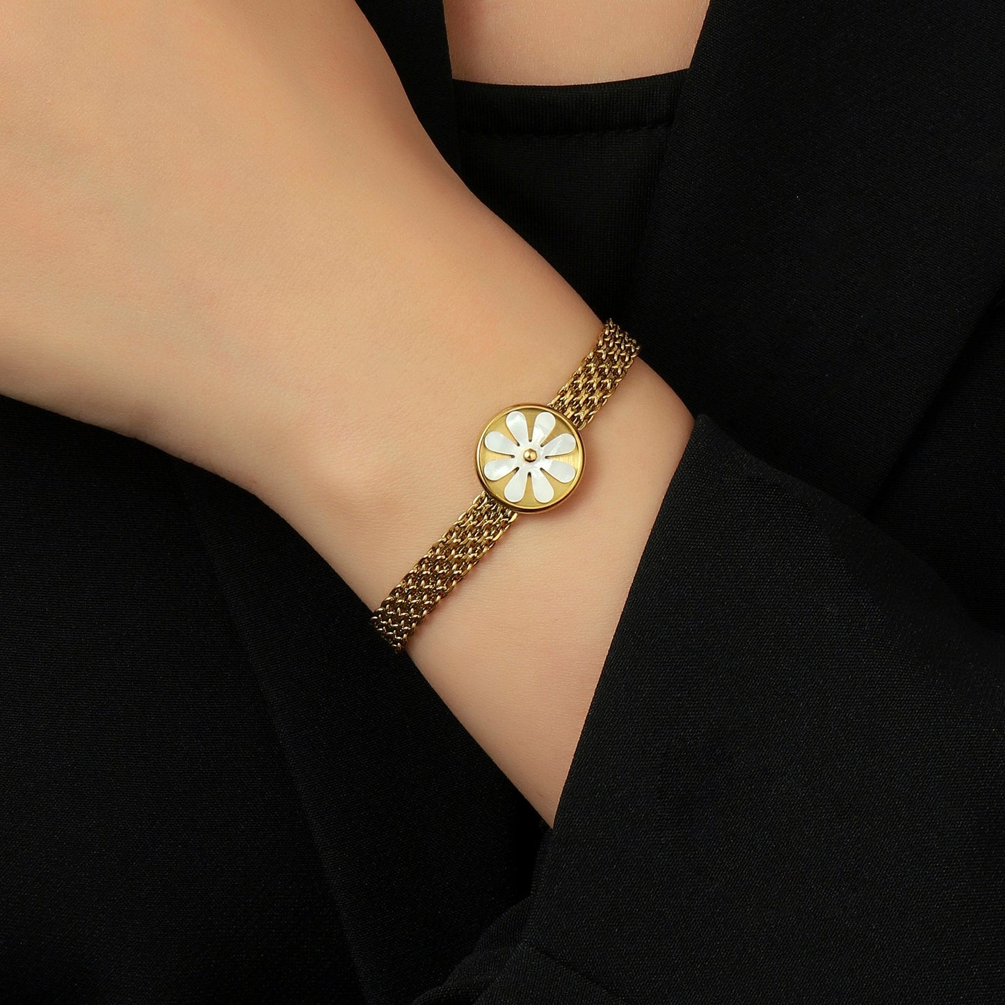 Quaint Flora Gold Bracelet