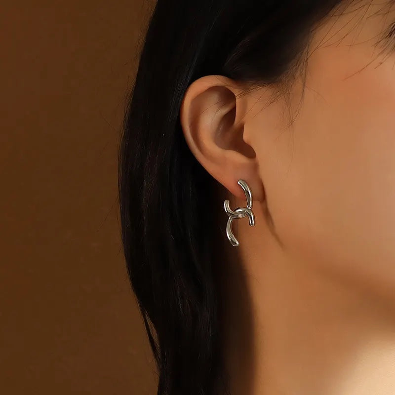 Intersecting Silver In Trend Earrings