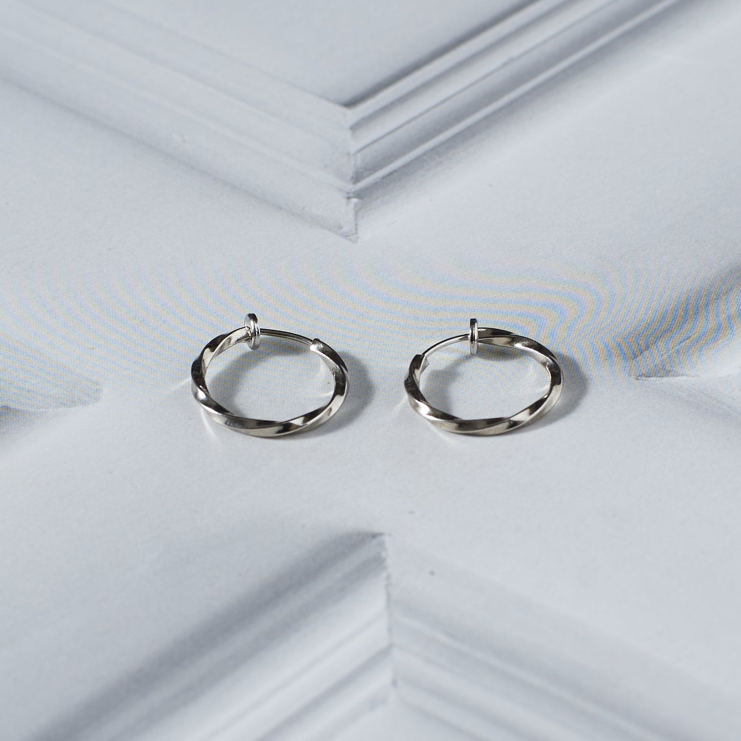 Non-Pierced Bellatrix Minimal Earrings | Salty