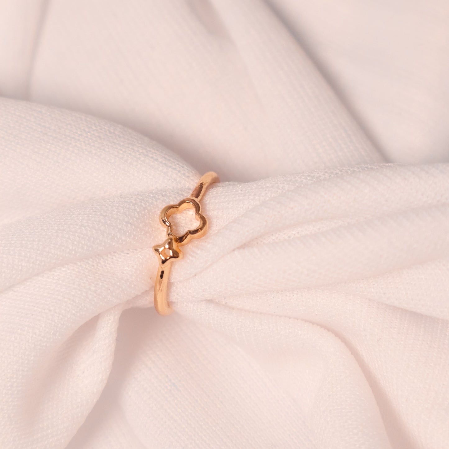 Minimalist Petal Band