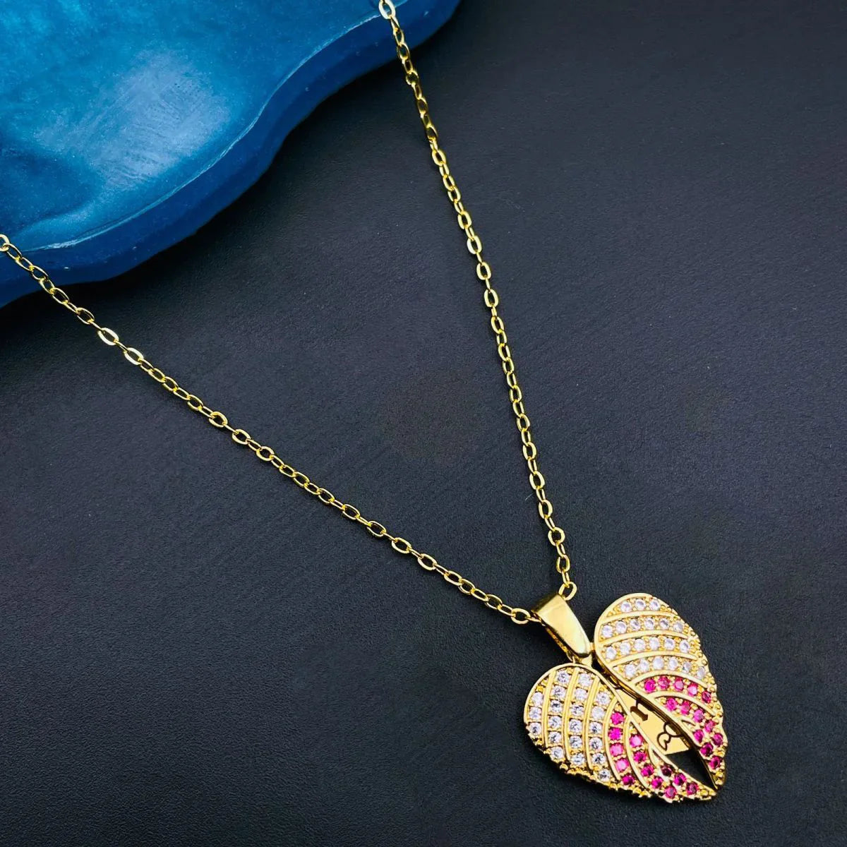 Rosy Heart Diamond Gleam Necklace Salty