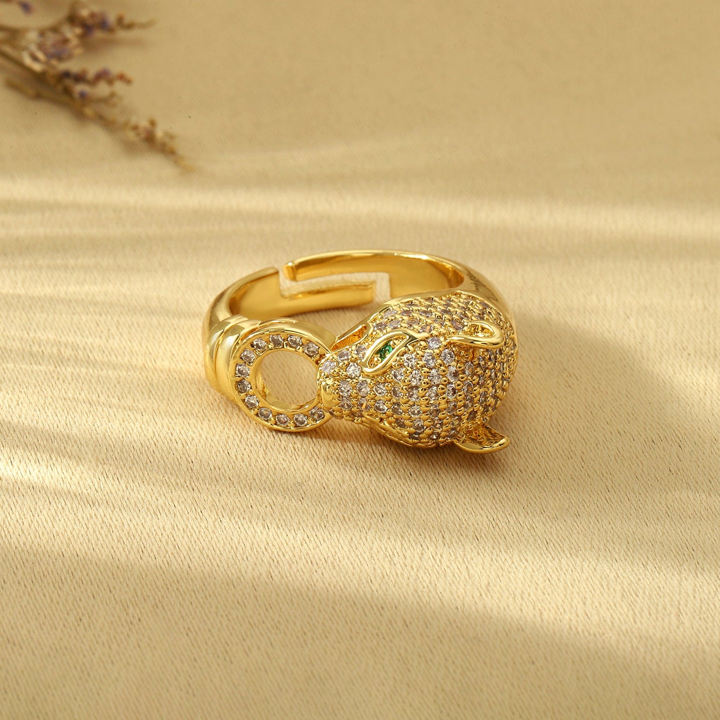 Regal Roar Ring