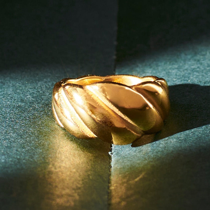 Royal Crossiant Ring | Salty