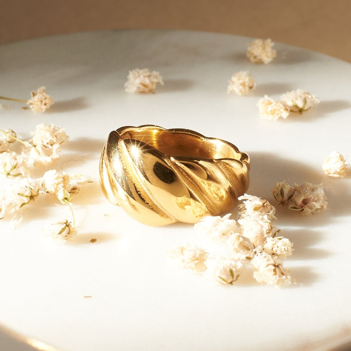 Royal Crossiant Ring | Salty