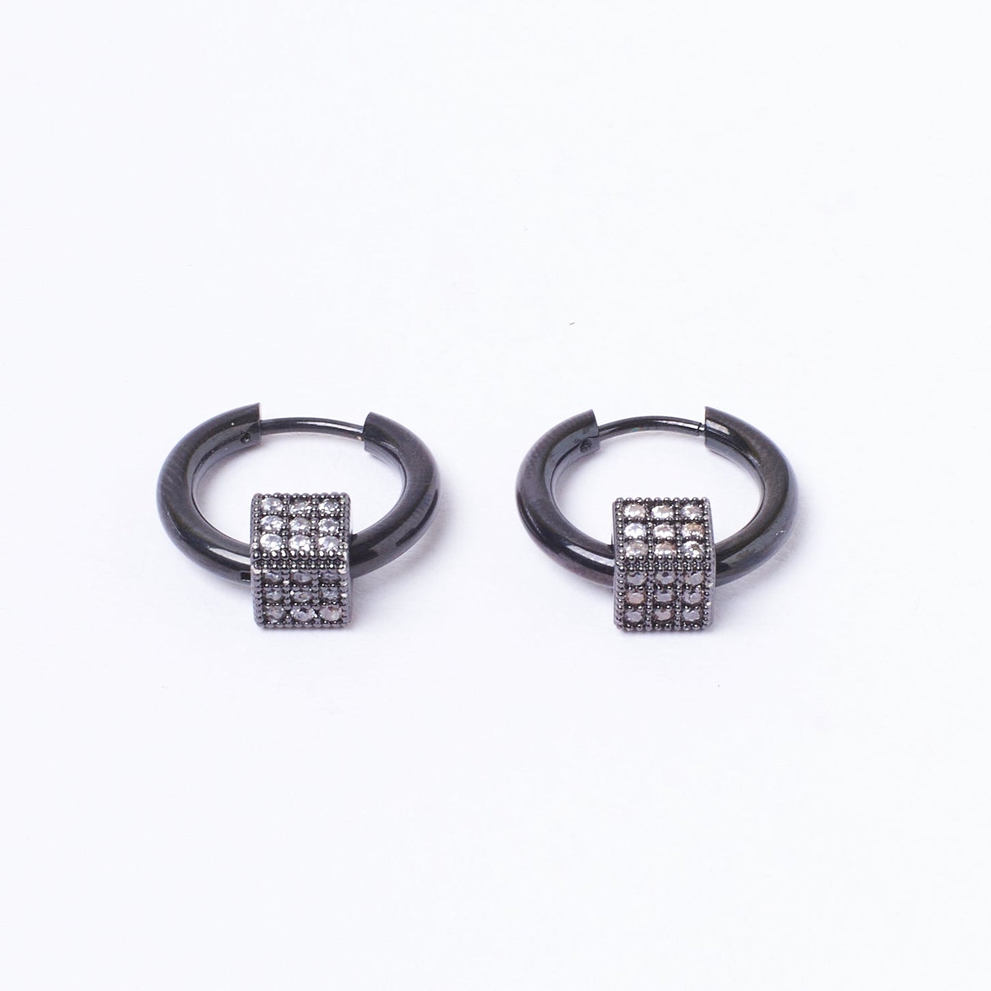 Trendy Black Bali | Salty
