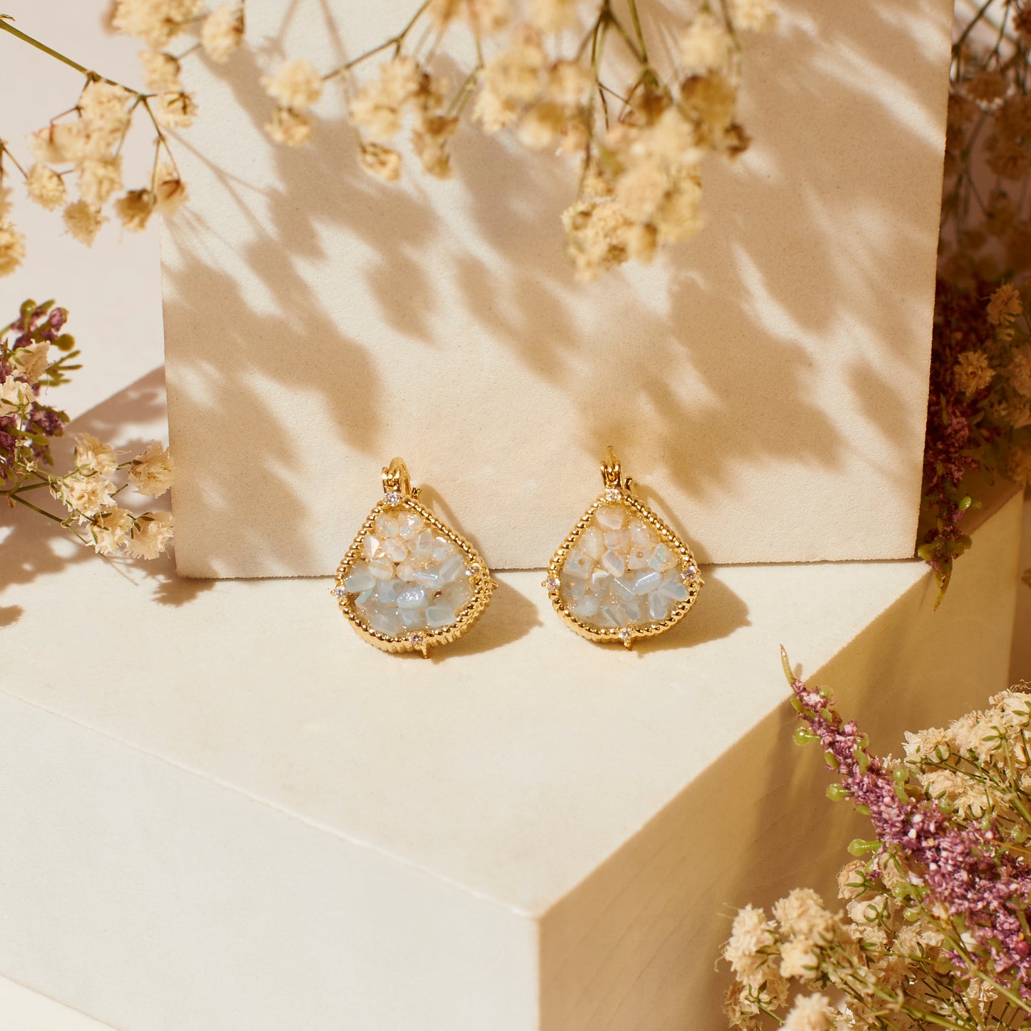 Seeker's Elegance Earrings - Grey Salty