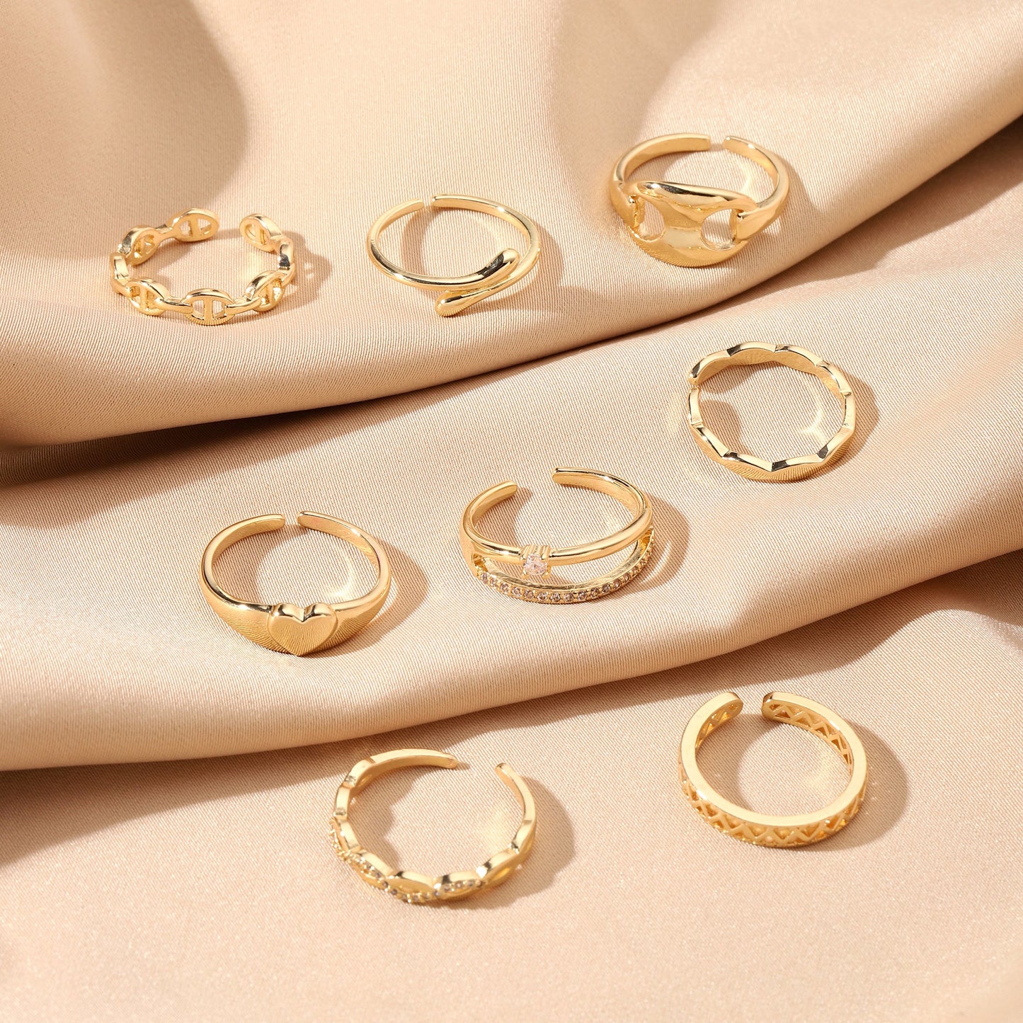 Set Of 8 Linked Eternity Rings | Salty