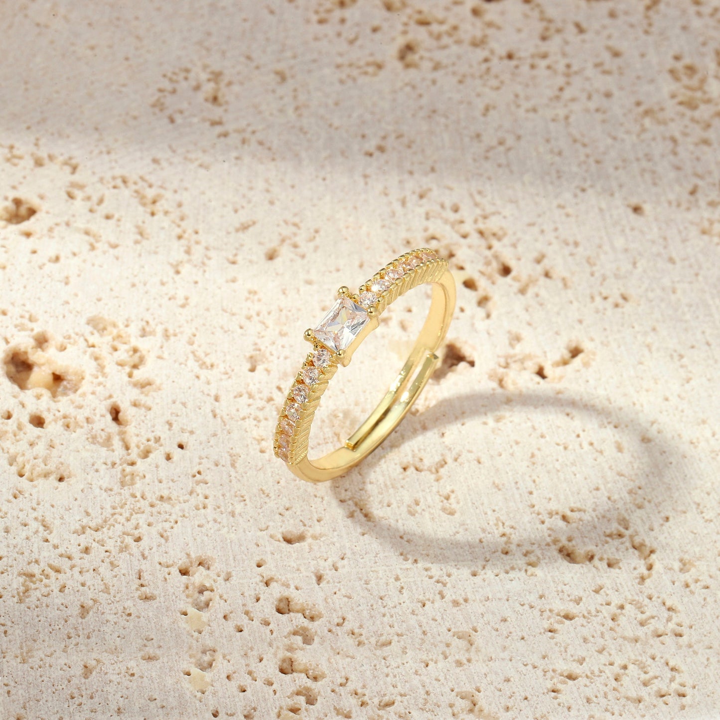 Skies Love Ring - White