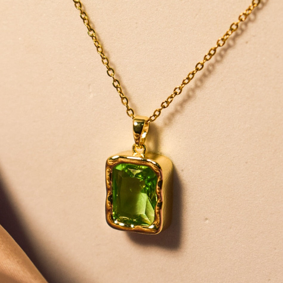 Vintage Emerald Chic Necklace -Gold Salty