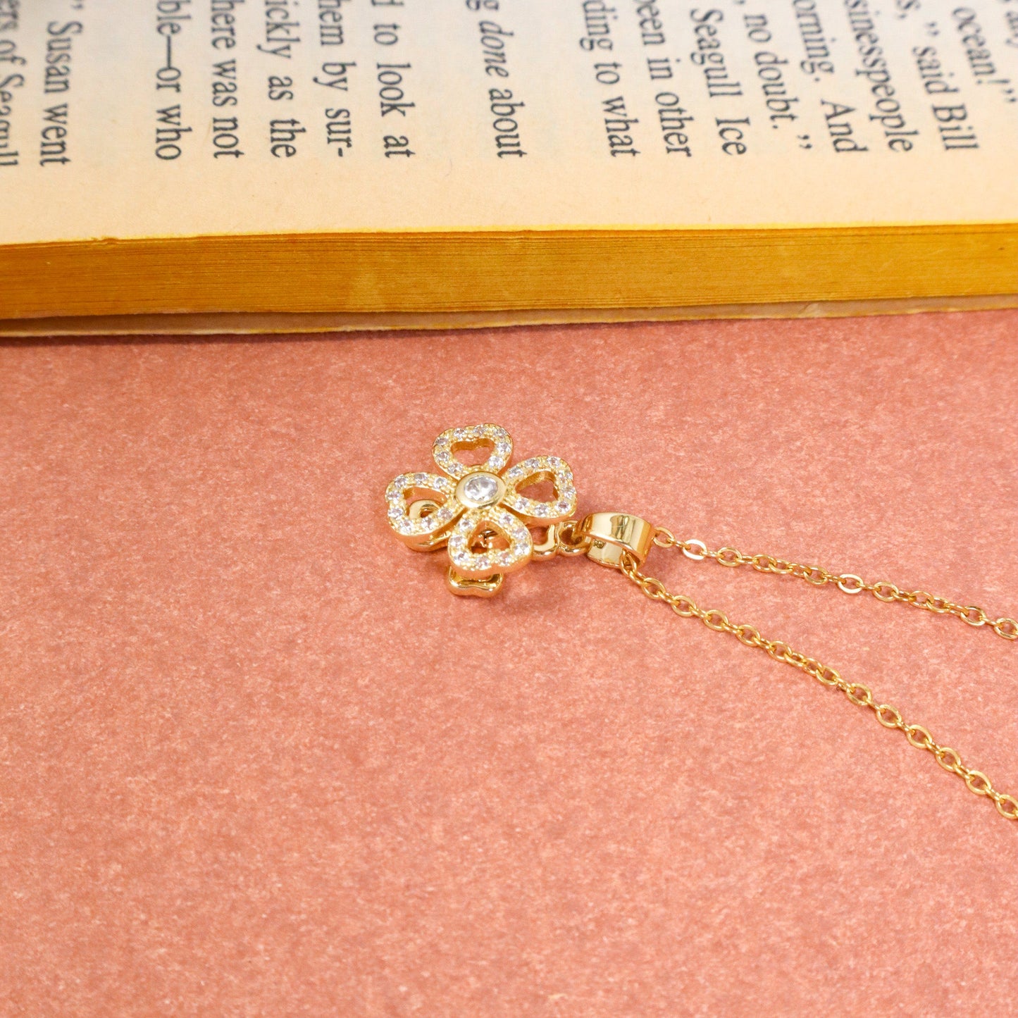 Windmill Fan Gold Necklace
