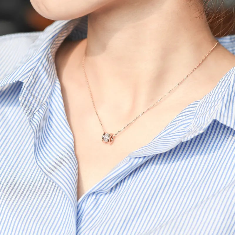 Zircon Inlaid Wheeley Necklace - Silver