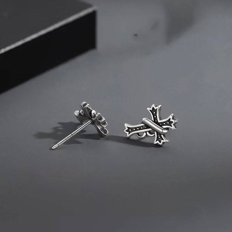Suave X-Mark Studs