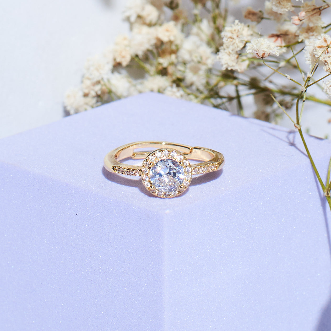 Gleaming Heirloom Ring Salty