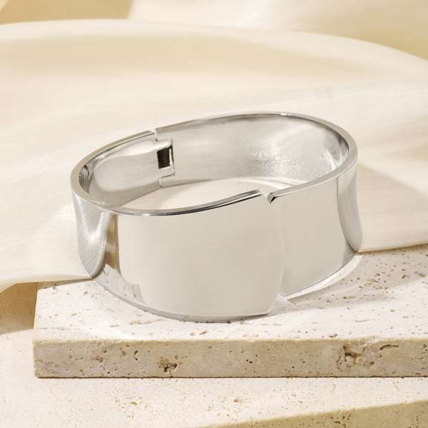 Luxe Radiance Silver Cuff