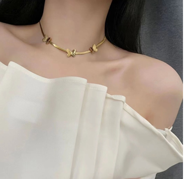 Butterfly's Gaze Choker Salty