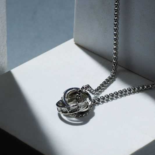 Cirque du Glamour Silver Chain Salty Alpha