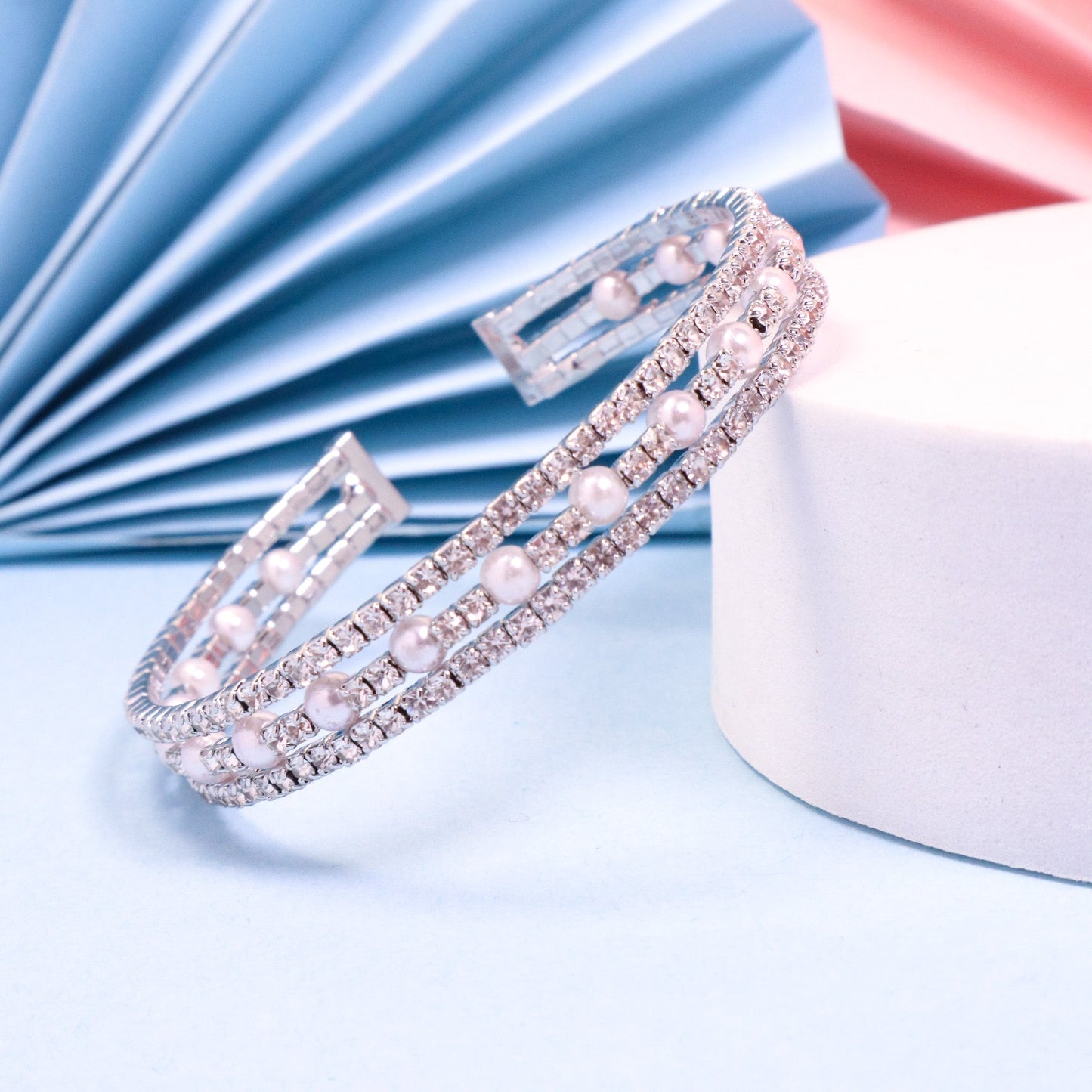 Classic Fresh Pearls Cuff
