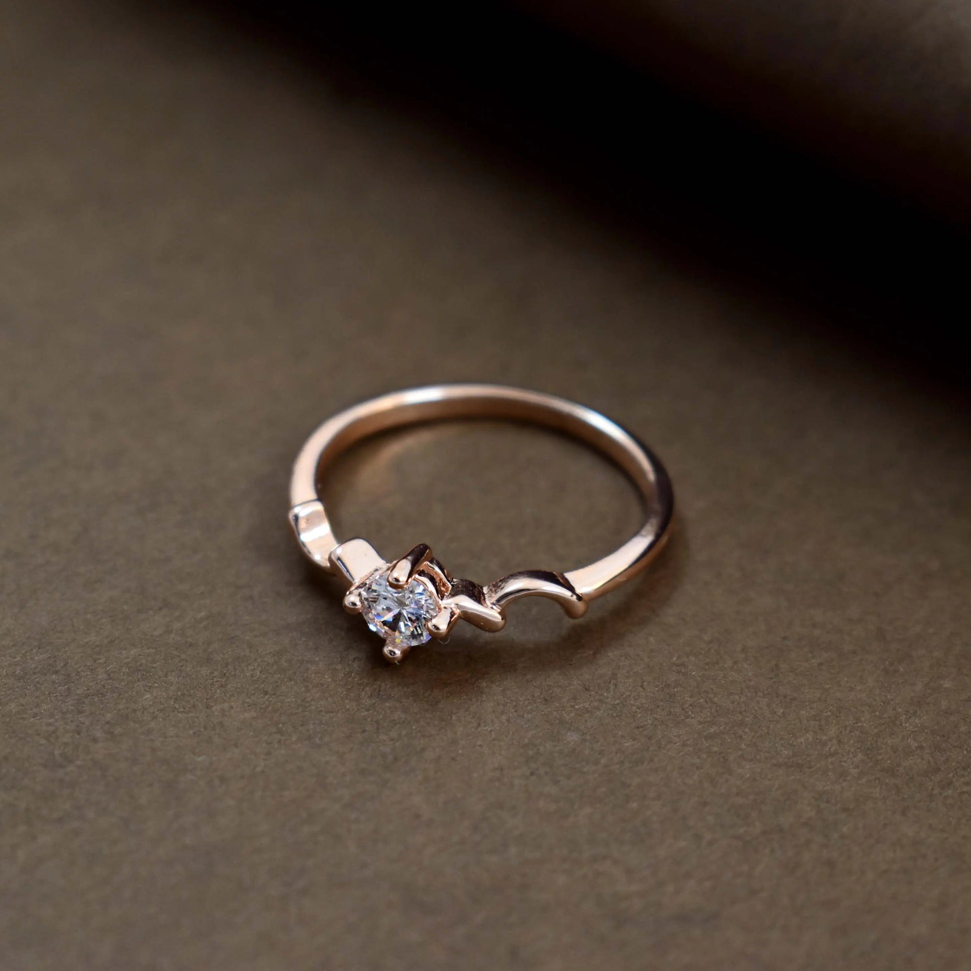 Curved wave rose-gold ring