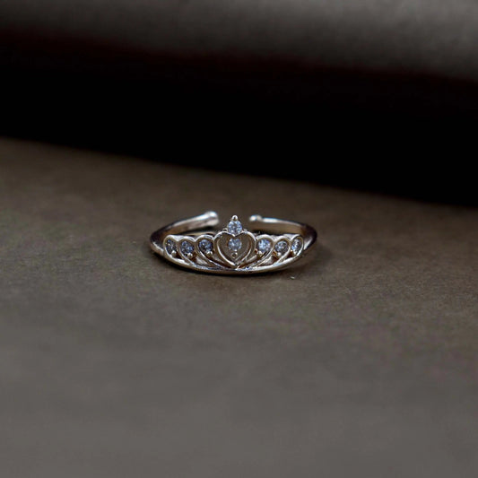 Queen studded rose-gold ring