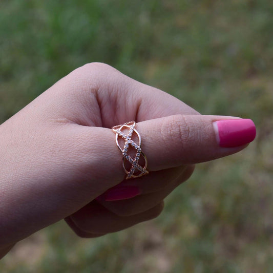 Criss-Cross Gold Ring