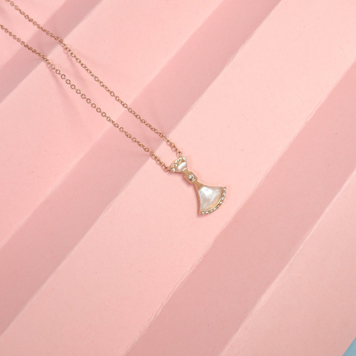 Divas Dream Bell Necklace - Rose Gold