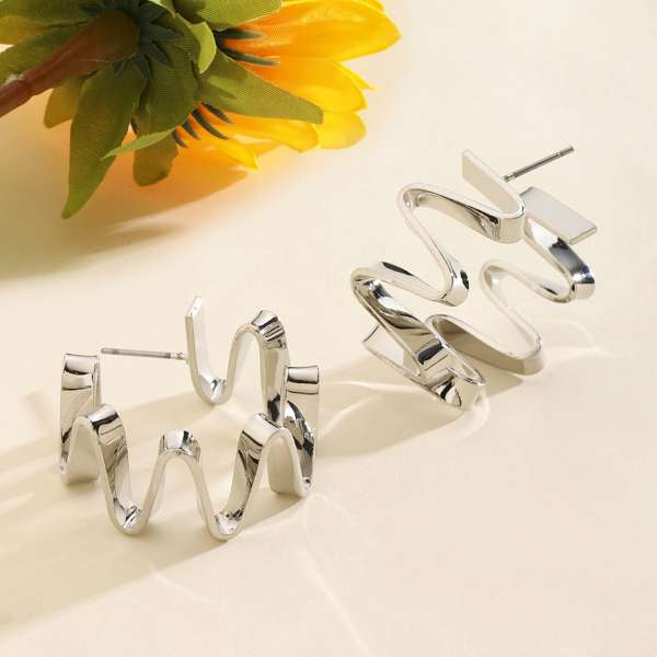 Playful Silver Luxury Earring