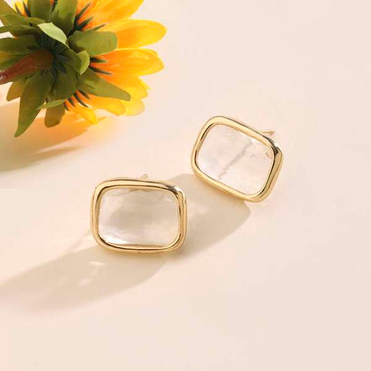 Jenelle Resin Gold Earring