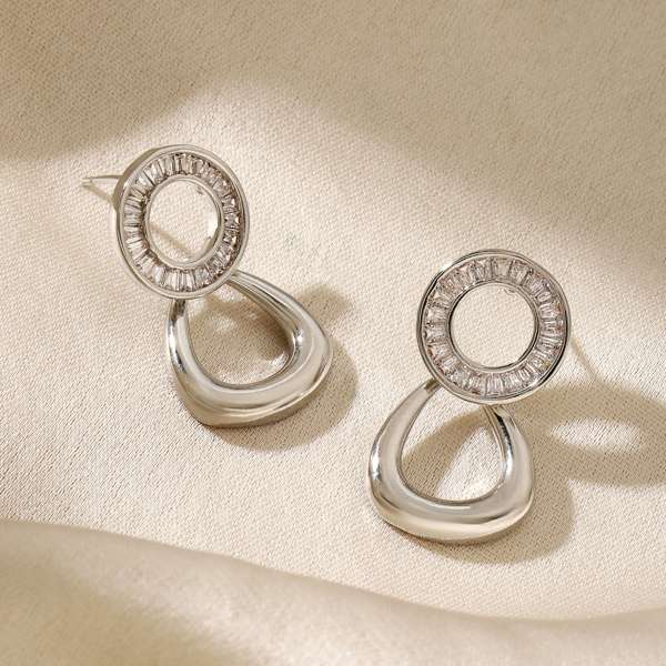 Yume Crystal Round Silver Earring