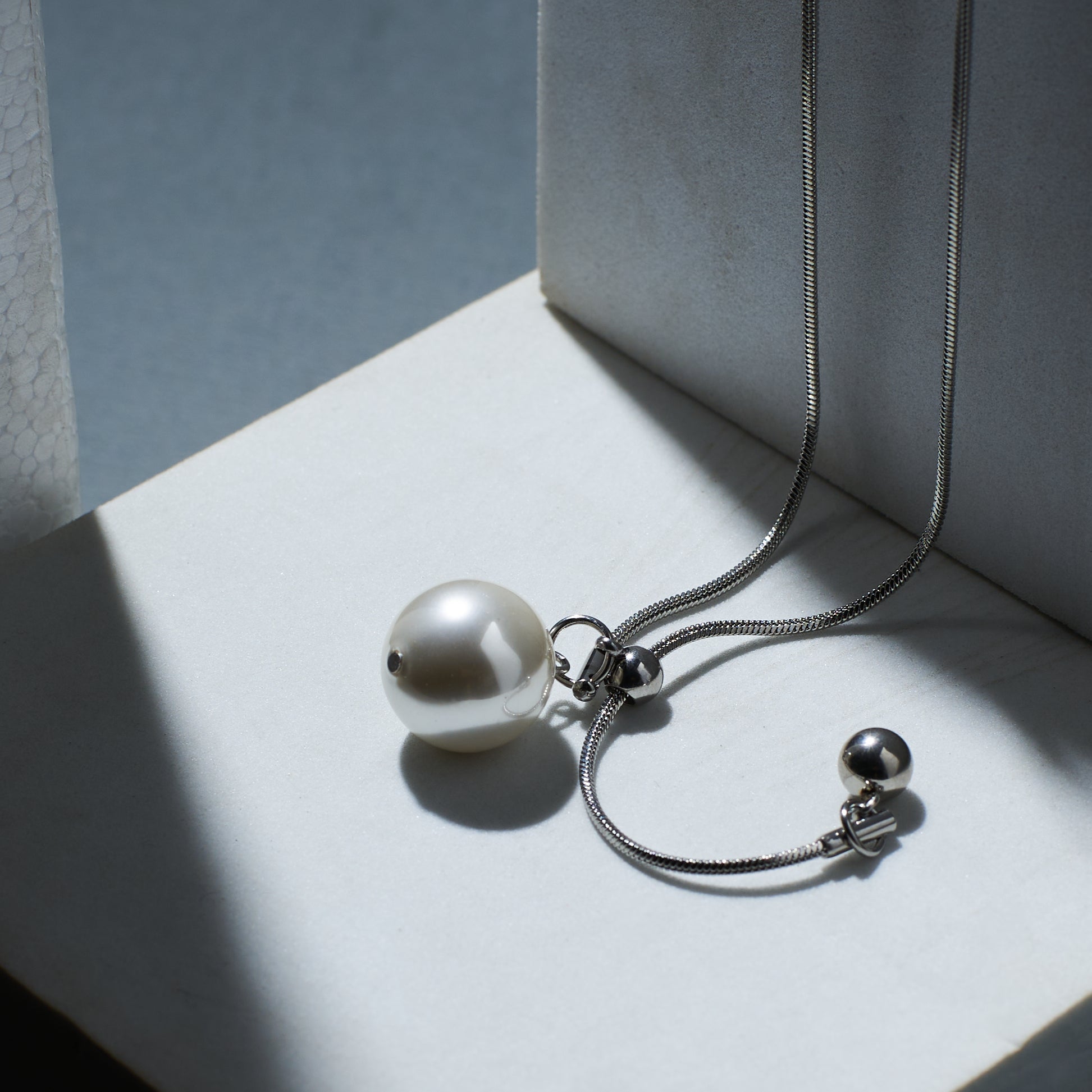 Elegant Silver Swirl Tassel Chain Salty