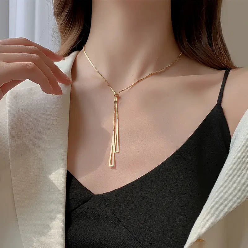 Golden Lasson Necklace Salty