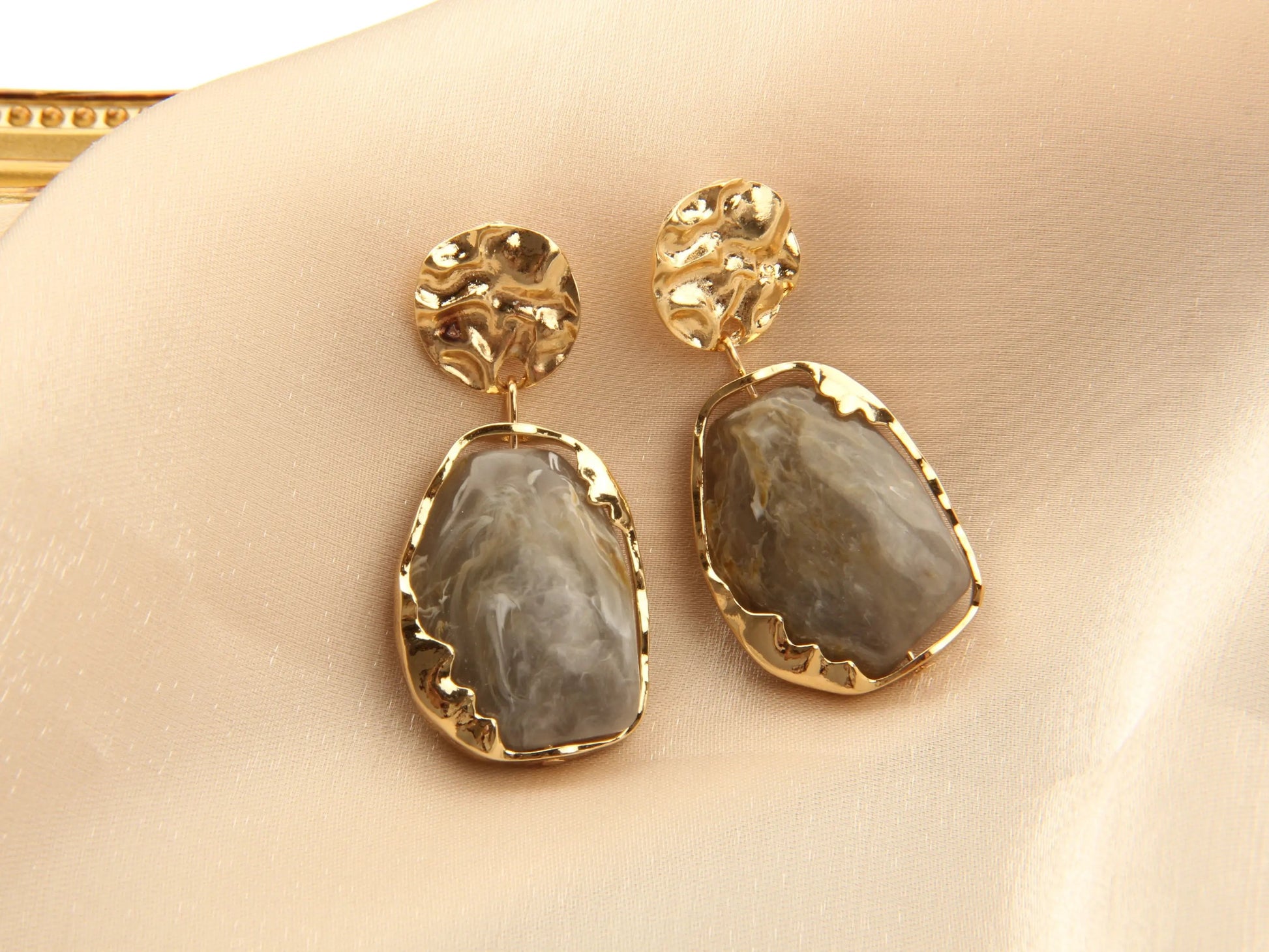 Gold plated Resin Gemston Pendant Earrings - Pewter
