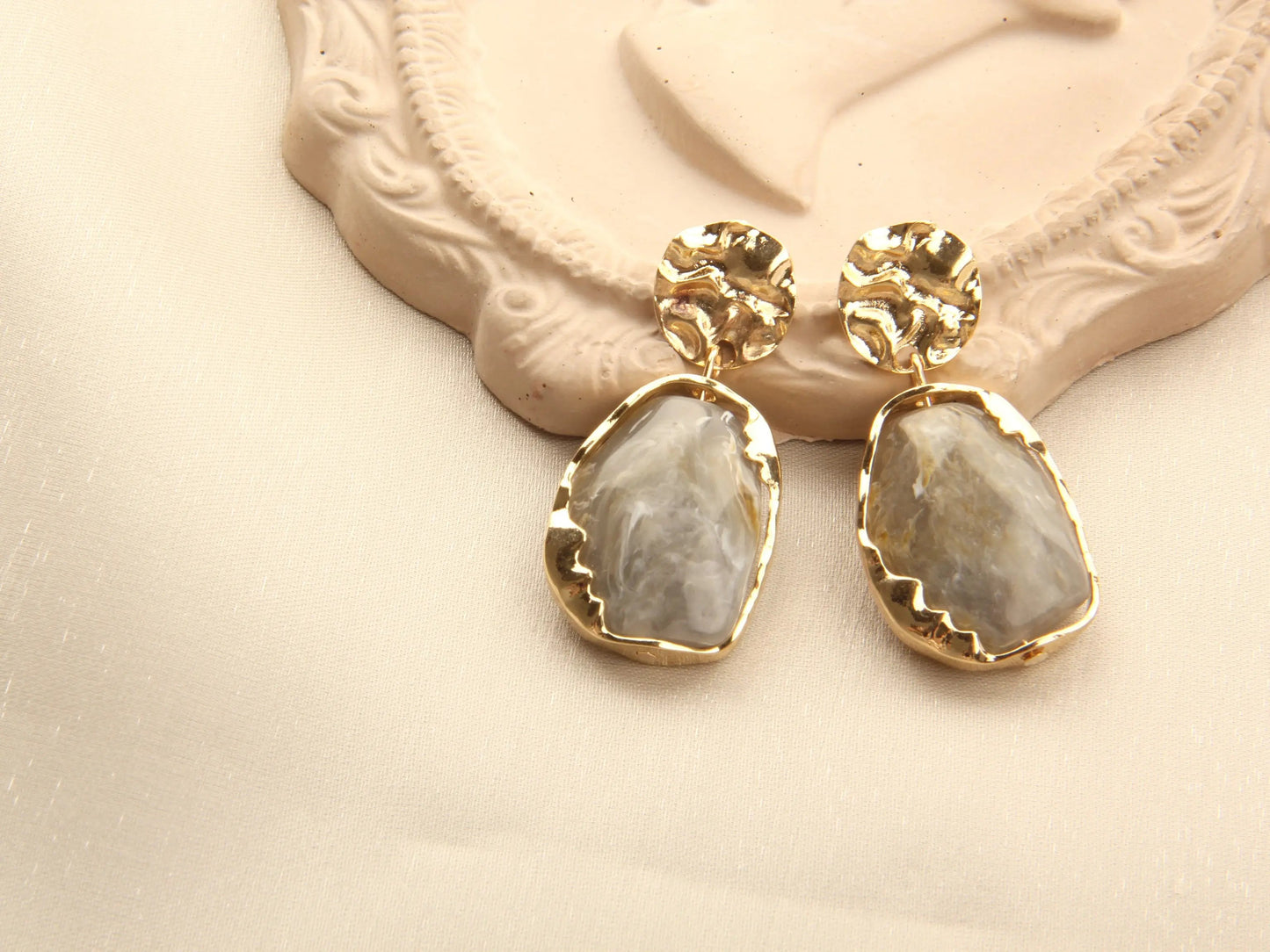 Gold plated Resin Gemston Pendant Earrings - Pewter